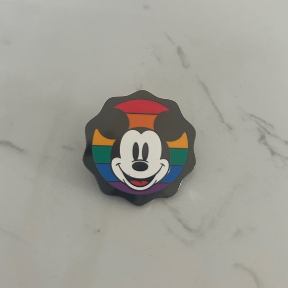 Mickey Mouse Disney Pride Collection 2024 Rainbow Pin (Limited Edition)- NEW - Picture 3 of 13